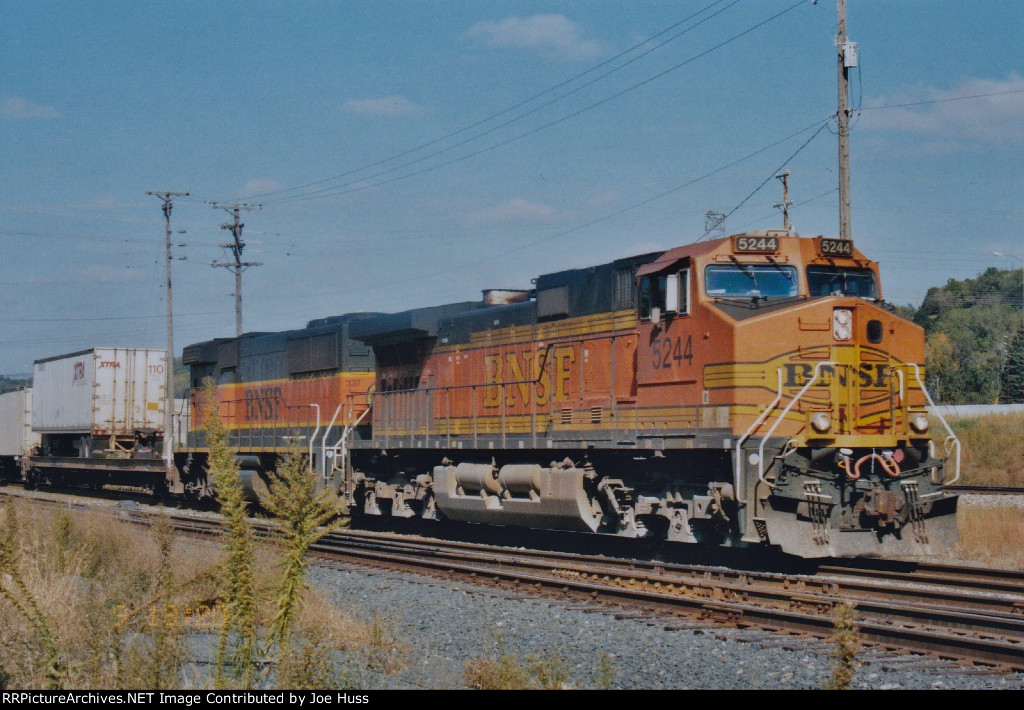 BNSF 5244 East